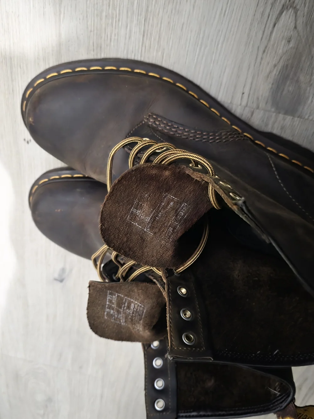 Dr. Martens Men’s Brown Leather Lace-Up Boots